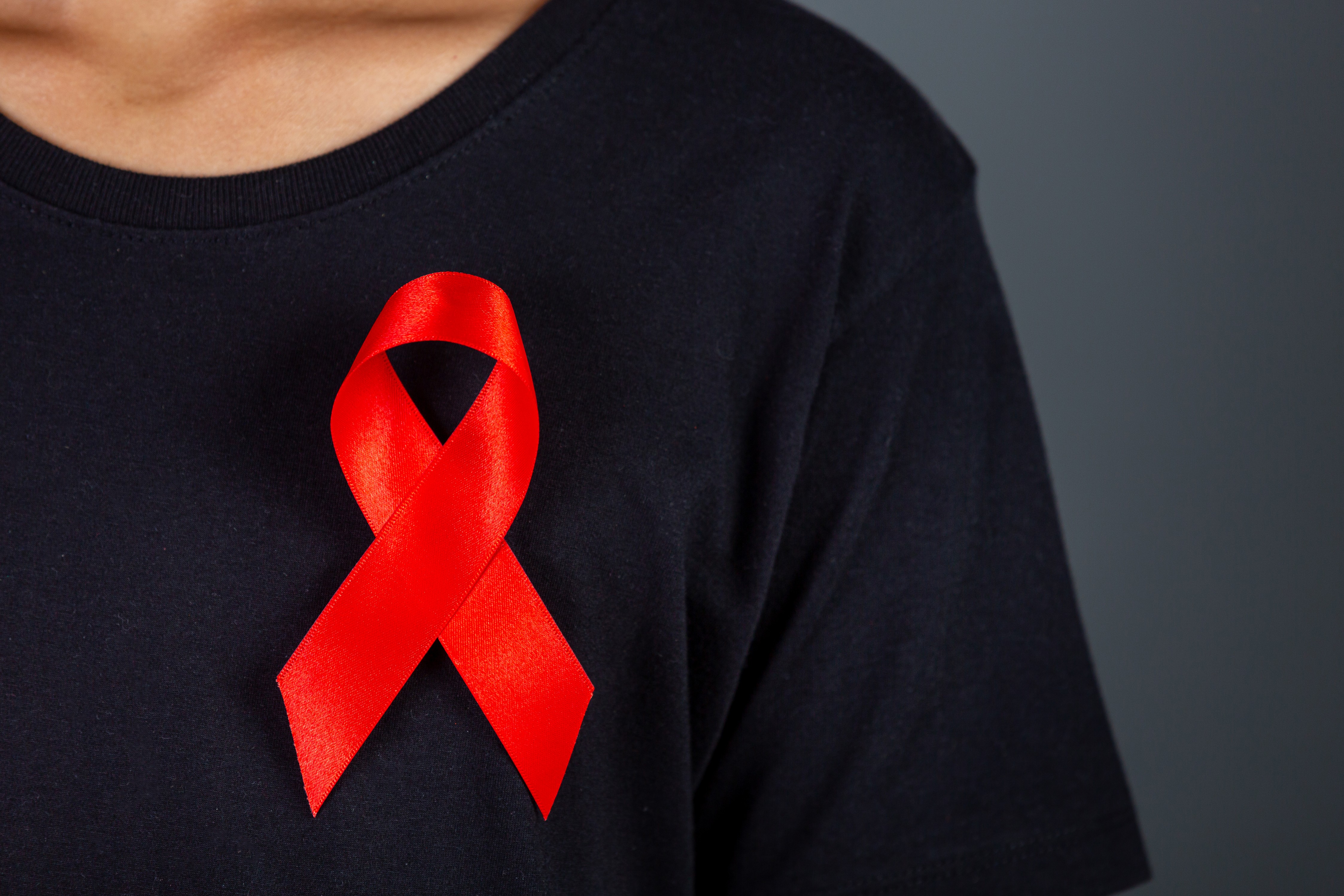 HIV and AIDS: Causes, Symptoms, Complications, Treatment