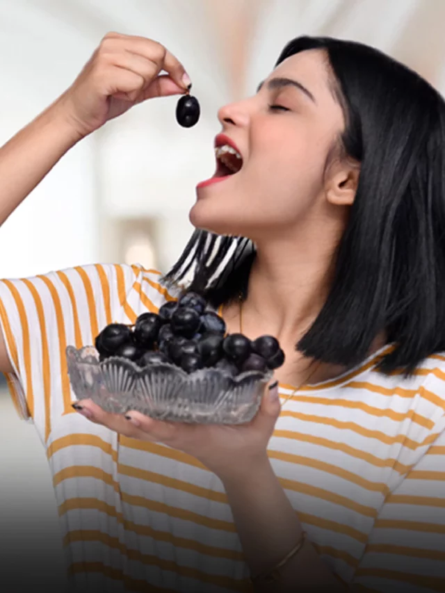 5 Amazing Benefits Of Eating Black Grapes Regularly